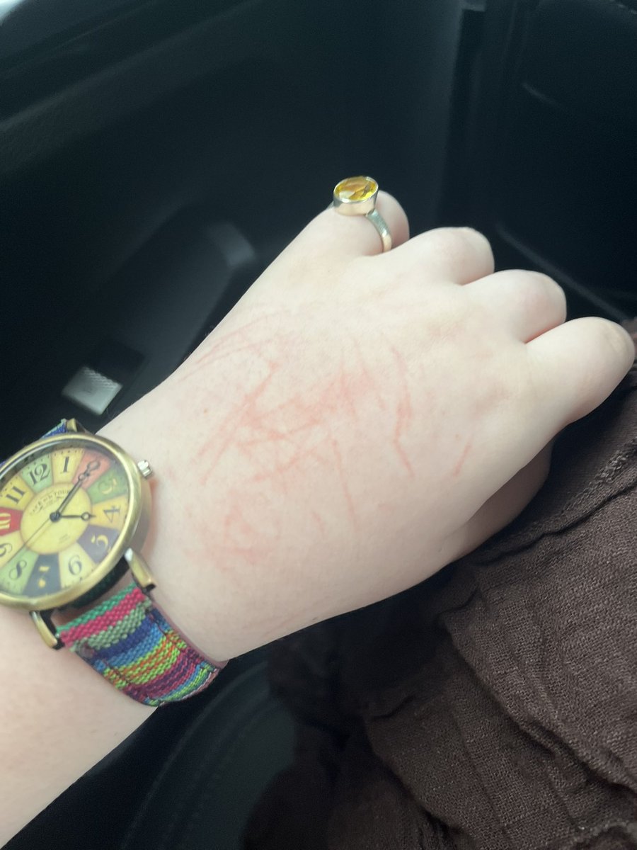 KittySplank's tweet photo. i did these with a pencil a few hours ago https://t.co/eoPY0ZmA87