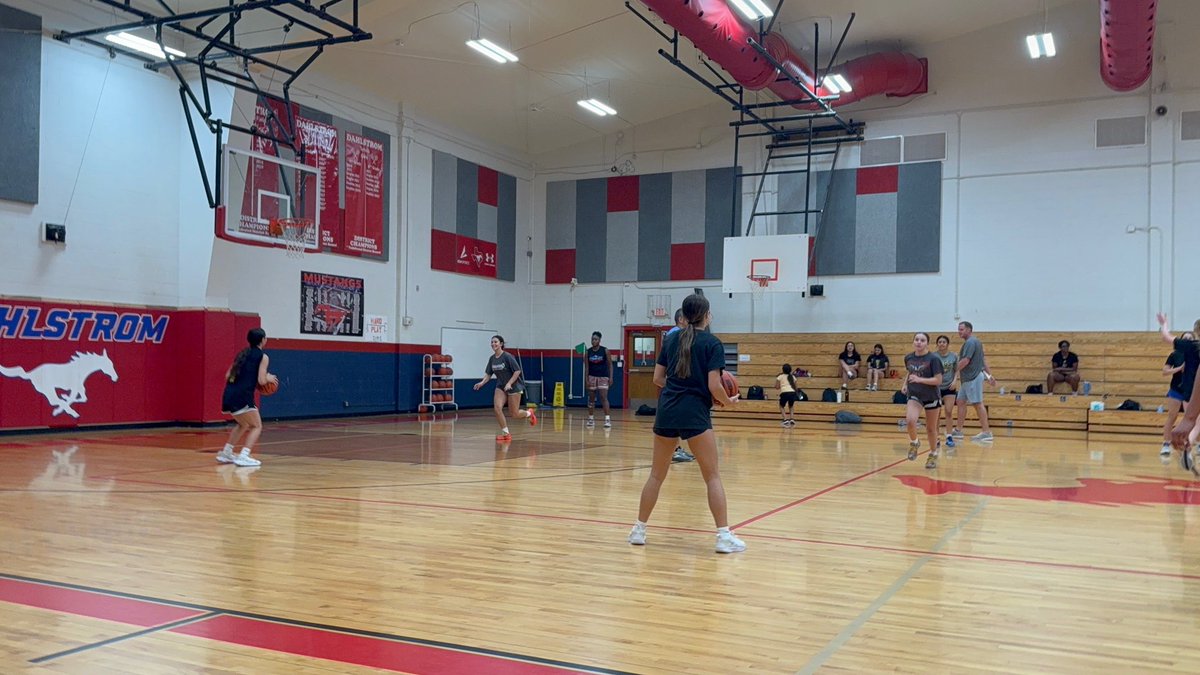LJagsbball's tweet image. Week four in the books for our S&C and basketball skills, a little down time before getting back to work. Paying their dues everyday, building Championship Habits and Standards for the program.
@JhsJags @HaysCISD @McCormick_Hays @DMS_Mustangs @Coach_Akina @CoachCarlin
