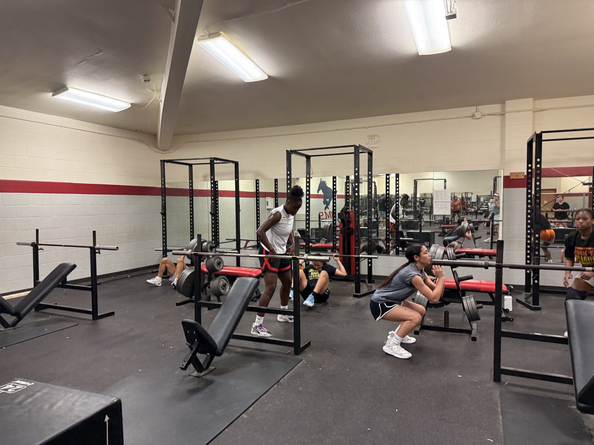 LJagsbball's tweet image. Week four in the books for our S&C and basketball skills, a little down time before getting back to work. Paying their dues everyday, building Championship Habits and Standards for the program.
@JhsJags @HaysCISD @McCormick_Hays @DMS_Mustangs @Coach_Akina @CoachCarlin