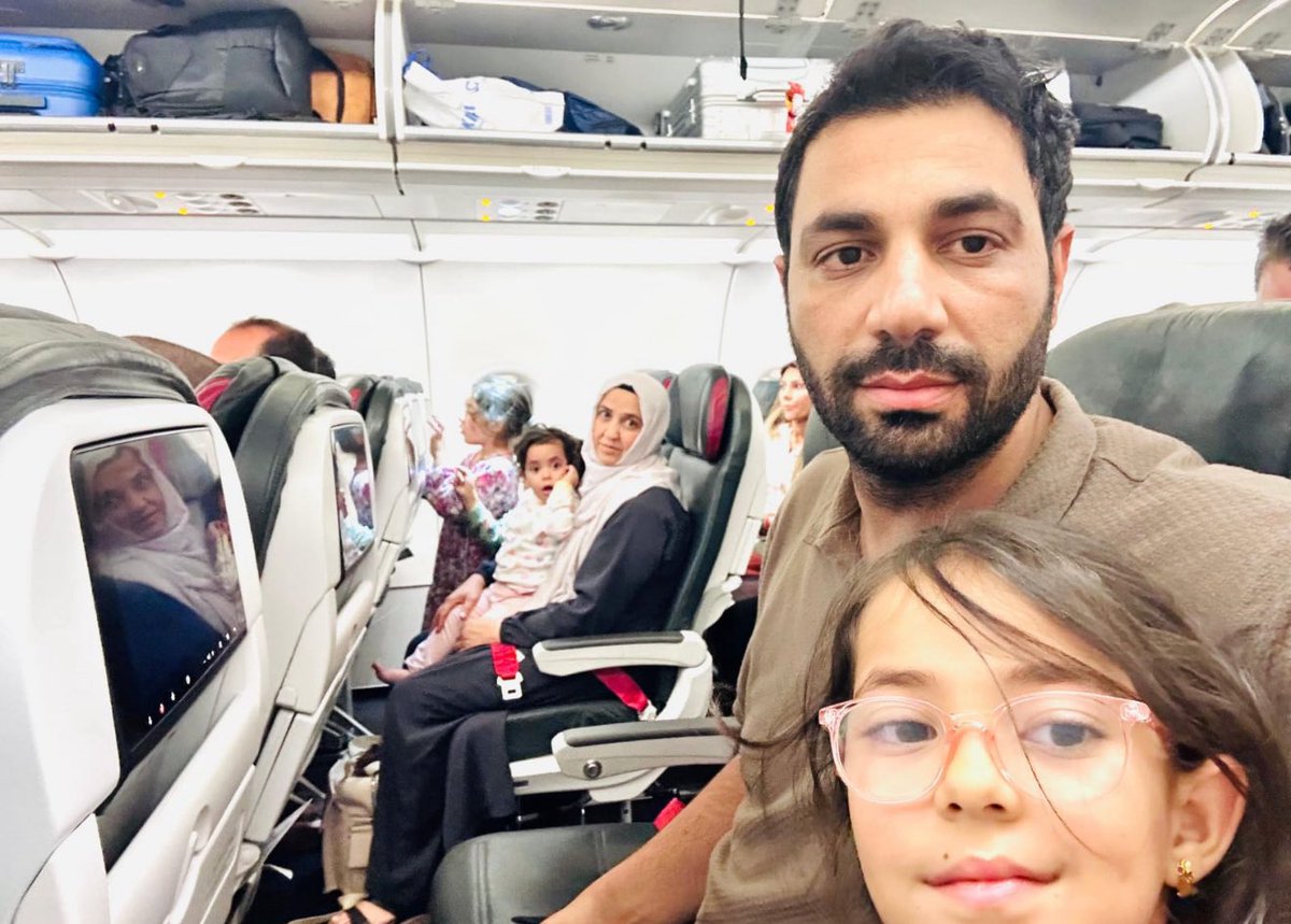 Gazze’ye insani yardım için yola çıkan hemşehrimiz Ali Rıza Topkan ve ailesinin Mısır’da yaşadığı mağduriyete sessiz kalmadık.

Kahire Havalimanı’nda 3 gündür alıkonulan hemşehrimiz Ali Rıza Topkan, eşi ve 4 çocuğunun yurda dönüşü için Dışişleri Bakanlığımızla temasa geçtik.