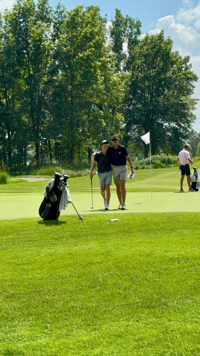 RocksGolf's tweet image. Will Harvey advances to the Semi-Finals of the boys state junior with 2 wins today.
☘️’s teammate of the year Soren Baker on the bag for today’s matches! Way to go boys!