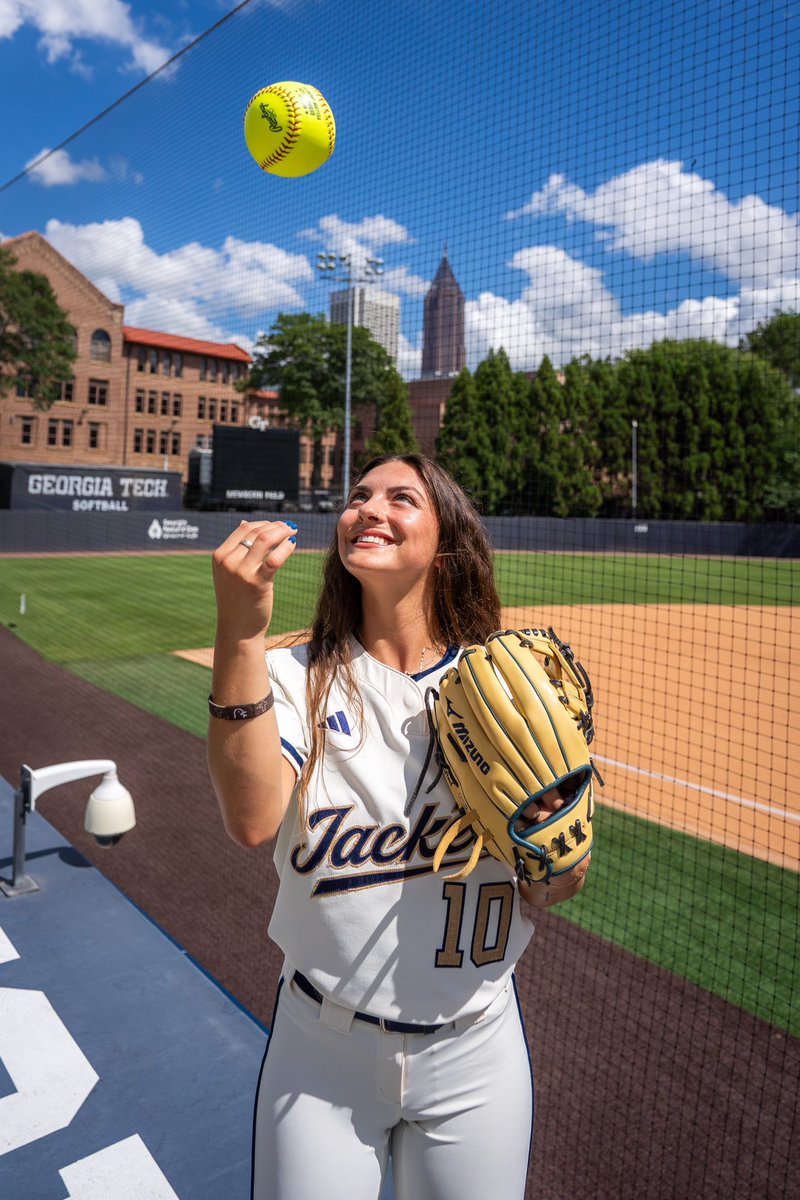 Georgia Tech Softball 🥇🥇🥇🥇🥇 (@gatechsoftball) on Twitter photo Fresh Ink ✍️ 
Help us welcome our newest Yellow Jacket, Holly! 
#StingEm 🐝 Fresh Ink ✍️ 
Help us welcome our newest Yellow Jacket, Holly! 
#StingEm 🐝
