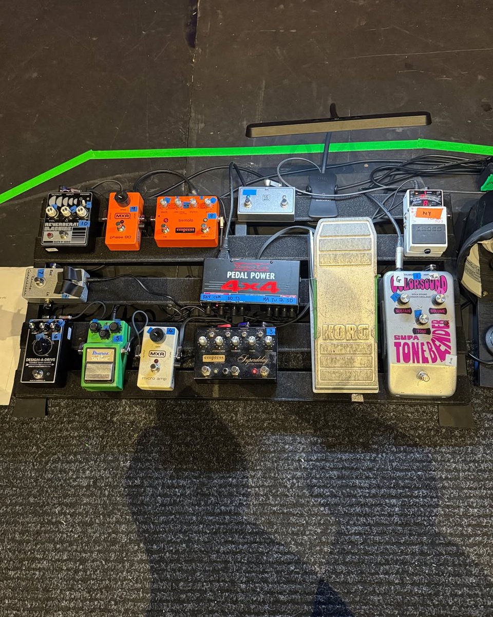 Voodoo_Lab's tweet image. Mark Webber @imwithpulp’s dual pedalboard setup for @welovepulp&apos;s  2025 tour is a curated blend of vintage flair and sonic versatility. Pedal Power 4x4 keeps this galaxy of pedals running quietly and consistently night after night.