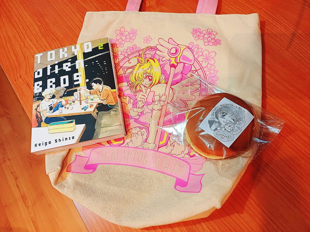 Mañana me toca tratamiento y ya tengo listo lo que me llevaré. El segundo tomo de Tokyo Alien Bros. y para desayunar un dorayaki de <a href="/PastisseriaRib2/">PastisseriaRibalta</a> 😋