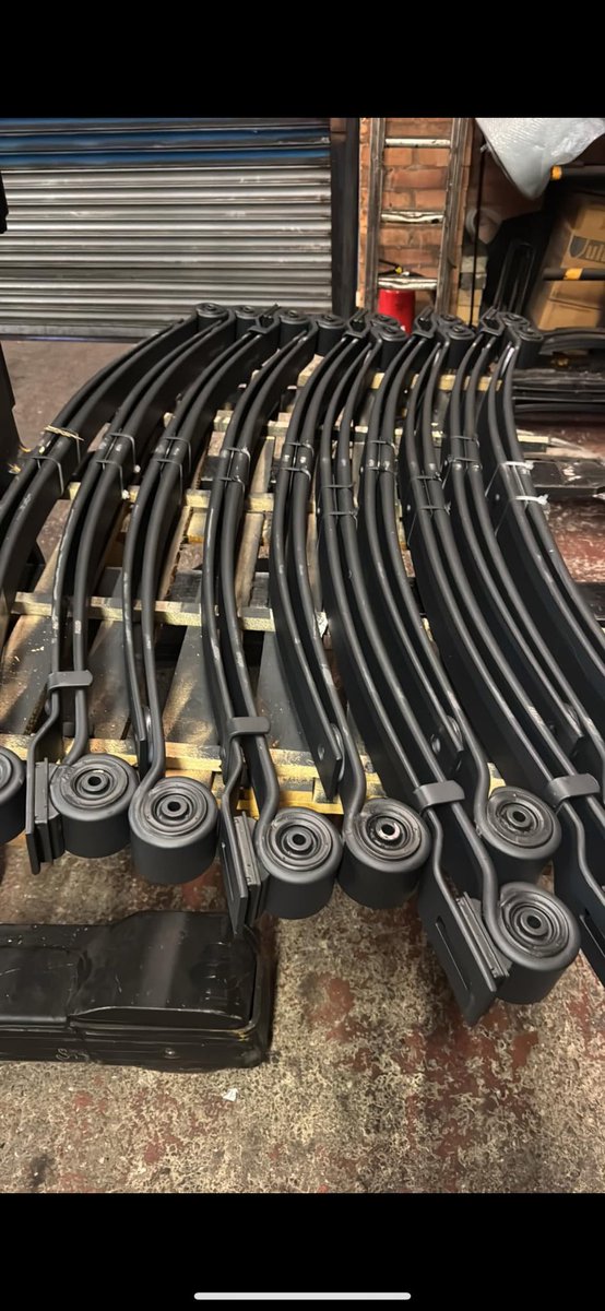 jonessprings's tweet photo. Mercedes sprinter springs ready to go!

2 leaf heavy duty https://t.co/1oRp6eOpxy