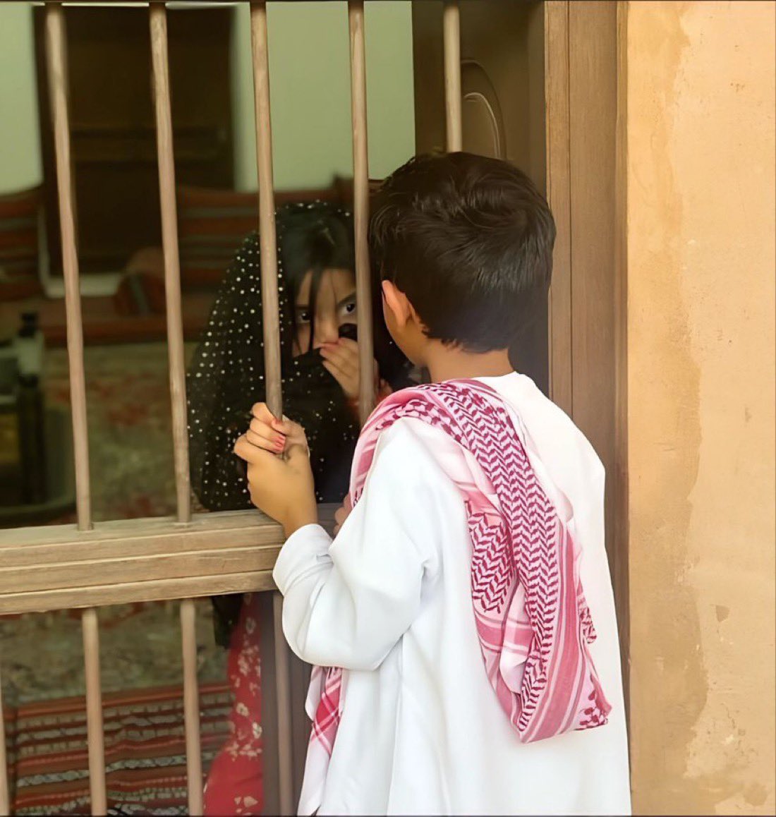 انا عطيتك شي غيرك تمناه 
لا تاخذه مني وتعطيه غيري .📮🥀