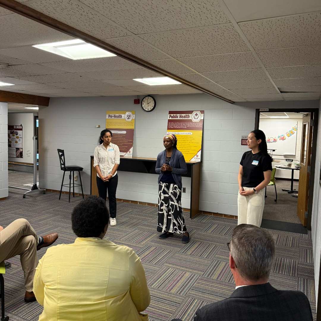 Calvin_Uni's tweet image. 🚨 Calvin students are tackling public health head-on this summer:
🧠 Supporting informal caregivers
🧬 Breaking barriers in cervical cancer prevention
💧 Leading PFAS research in Michigan
Big impact. Bold research. 💥