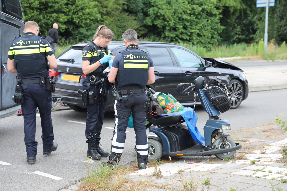 Botsing op Plantagelaan Barneveld: man in scootmobiel naar ziekenhuis