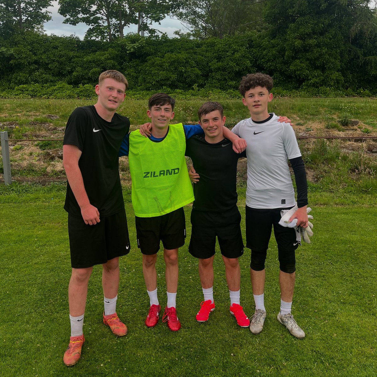 ArnistonRangers's tweet photo. 4️⃣ of our new U17s from Arniston Rangers Youth Football Club up training tonight 👏🏼

Well done - Josh, Keegan, James &amp; Jacob 🤩

#monthearni https://t.co/QgMoJGNMxt