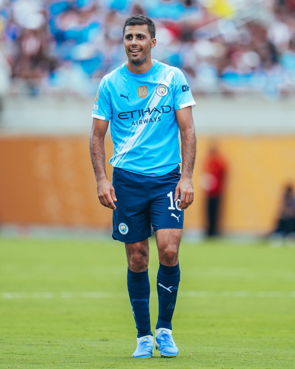 ManCity's tweet image. Our @ballondor winner 🤩