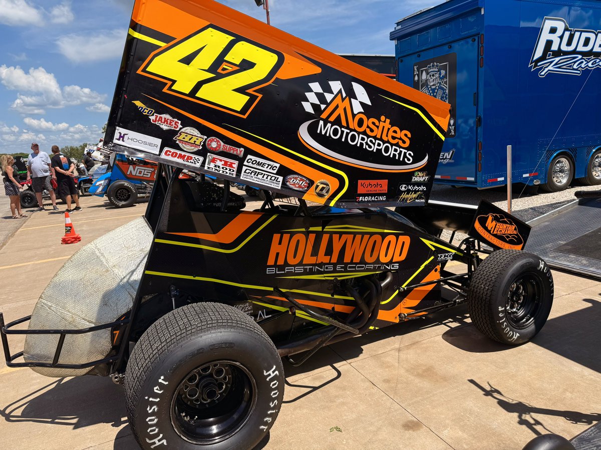 .@Sye_Lynch has been looking forward to @LucasSpeedway all year!

Last June, he debuted in Wheatland by starting on the pole, leading laps, and finishing 5th in the Diamond Classic prelim.

Three chances at his first-career win this weekend!

📺 FloSports.Link/HL2025 (𝟲𝗰𝘁)