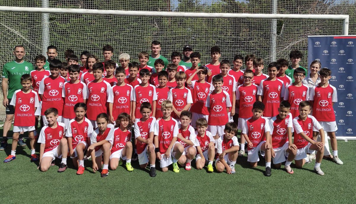 campuschuchij's tweet photo. 🚗🚕 Además, este 26 de junio, hemos contado con la presencia de nuestros amigos de Toyota Hybrid Car.

❤️❤️ Gracias, amigos de Toyota Palencia, por creer en el valor y poder del deporte para la formación personal y apostar por ello. https://t.co/xkuPO3byac