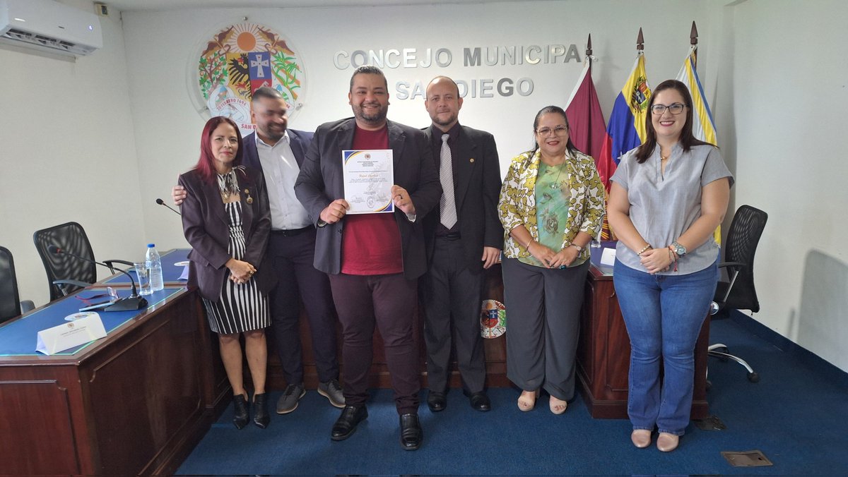 ConcejoSD's tweet photo. 📢 Concejo Municipal de San Diego exaltó labor de comunicadores sociales en su día https://t.co/eYfc2GjWSn