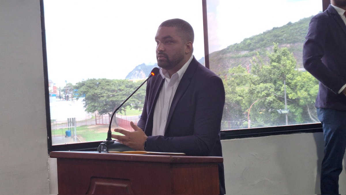 ConcejoSD's tweet photo. Durante la actividad entregamos reconocimientos a comunicadores destacados de la región, en presencia de autoridades del Concejo Municipal y representantes del Colegio Nacional de Periodistas, capítulo Carabobo. https://t.co/Qk273jQMrl