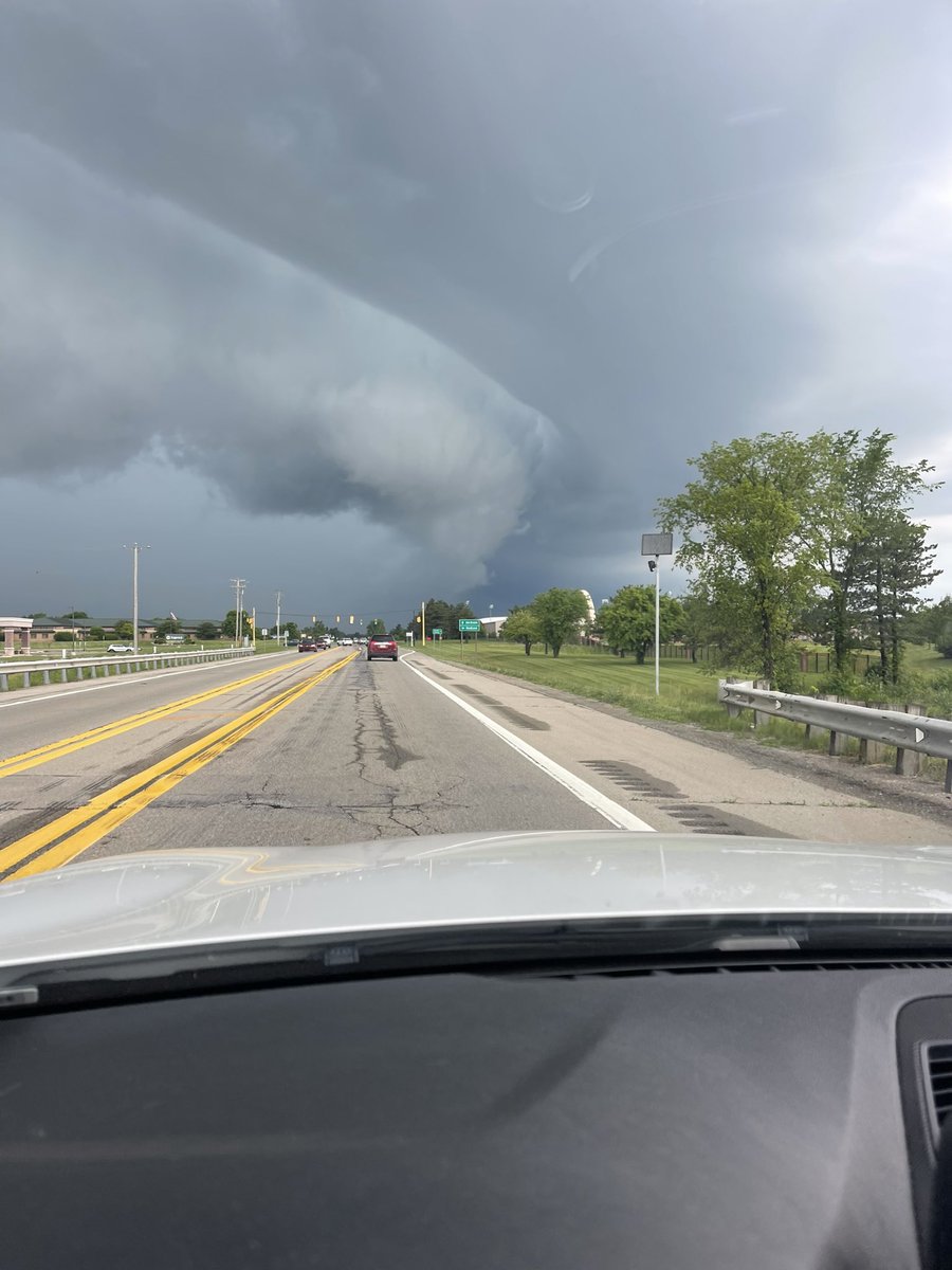 It stormed here today. It looked  like it was out of AI to me.