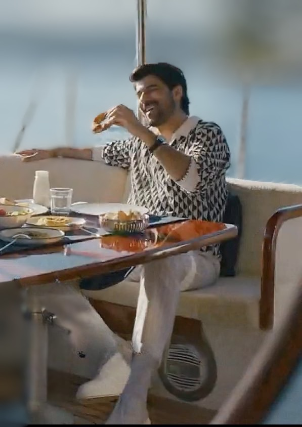 Dicen que Estambul brilla, pero Engin la ilumina aún más.

#EnginAkyürek #EnginAkyürekXGoTürkiye
