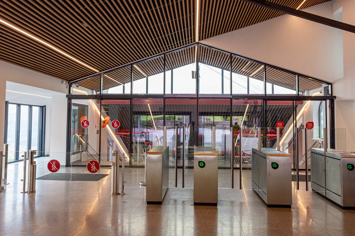 Bilbao - Funicular de Artxanda has been renewed with top station, control room, signal transmission system, platform doors, etc   🇪🇦 🚞 
#funicular #Artxanda #Bilbao #PaysBasque #Euskadi #Spain #SpainBlackout #PowerOutageSpain #panneélectrique <a href="/FuniDeArtxanda/">Artxandako Funikularra - Funicular de Artxanda</a>