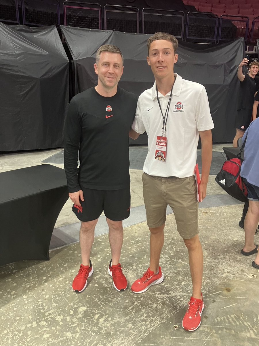 DaneGoettemoel2's tweet photo. Really fun week of camp coaching @OhioStateHoops https://t.co/61rnQ0mohO