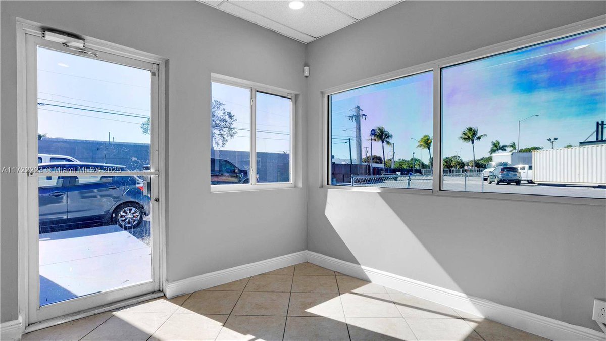 SidleRealtor's tweet photo. COMMERCIAL/INDUSTRIAL MIXED USE 
FOR SALE - $399,900
954 55 44 796

2695 NW 141st St, Opa-locka, FL 33054 just hit the market!
Take a look at this awesome space: https://t.co/d3eJ35KZiG https://t.co/ESAtC3Mpsr