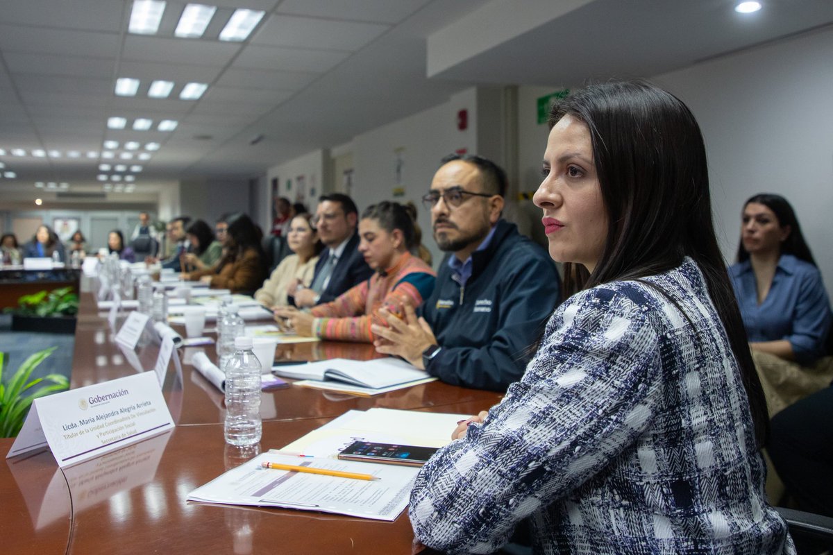 arturomedinap's tweet photo. En el marco del Día Internacional en Apoyo de las Víctimas de la Tortura, encabezamos la segunda sesión ordinaria del Mecanismo de Seguimiento de Casos de Tortura Sexual contra Mujeres.

Desde @SEGOB_mx dimos inicio esta semana a la campaña nacional #MéxicoSinTortura 2025, que convocó a más de 300 autoridades del país para enviar un mensaje claro: la tortura no se tolera, debe denunciarse, sancionarse y erradicarse.

Avancemos hacia una nación libre de violencia y sin tortura sexual, construyendo una red interinstitucional de atención, prevención, justicia y reparación para todas las mujeres.

Agradezco la hospitalidad de @mujeresgobmx; así como la participación de @GomezSaracibar, subsecretaria de Derecho a una Vida Libre de Violencias; @elfroyenciso, titular de la Unidad para la Defensa de los #DDHH; @xade_mm, titular de la @comar_sg; @galindo_cl74139, directora general de Estrategias para la Atención de Derechos Humanos; y @_SayuriHerrera, directora general de Acceso a la Justicia de la Secretaría de las Mujeres.