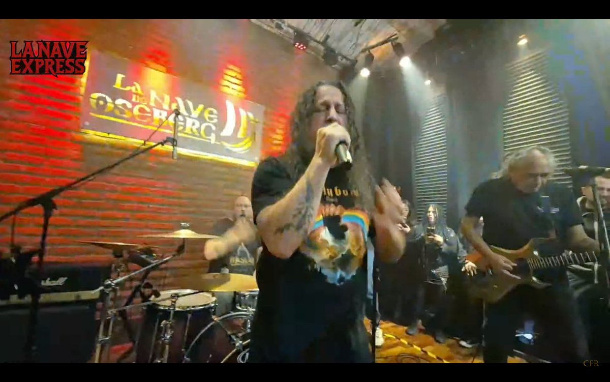 vorticedeayer's tweet photo. #Jeriko🔥🔥🔥
#Lanaveexpress 👋👋👋
Que lujazooo ver a Jeriko en vivo!!!
@CFRcesar @Ale_Nagy Lucero, fuerte el aplauso para todos!!!
https://t.co/ID6axp6BFW
https://t.co/6JGCiViB0H https://t.co/2YmvBoVAfL