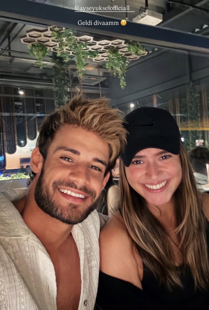 lserendipityy's tweet photo. Tamam anlıyorum ayşe sana yaverlik yaptı donlarını yıkadı oyun sattı diye övmek istiyorsun ama Diva Merve Aydın'ın lakabı haddini bil şikeci yer cücesi @bkaracakayaaa #aybat #Survivor2025 https://t.co/h8JVnbWFee