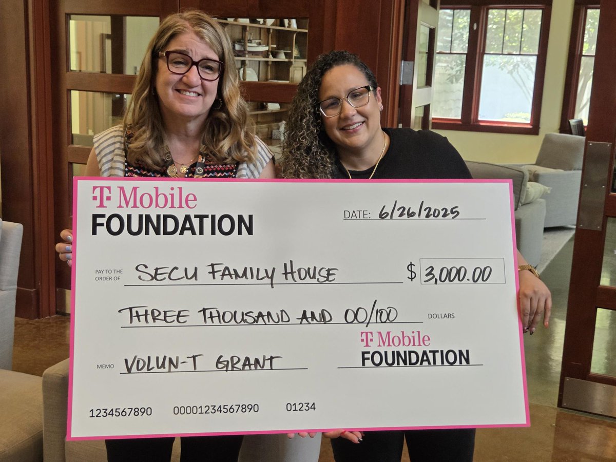 The <a href="/TMobile/">T-Mobile</a> volunteer team showed up in a big way—again!  Not only did they help around Family House, but @TMobileFoundation #VOLUN-T program is providing a $3,000 check in support!
#CSR #Gratitude
📸 FH's Georgie &amp; Khris (T-team member, former guest)