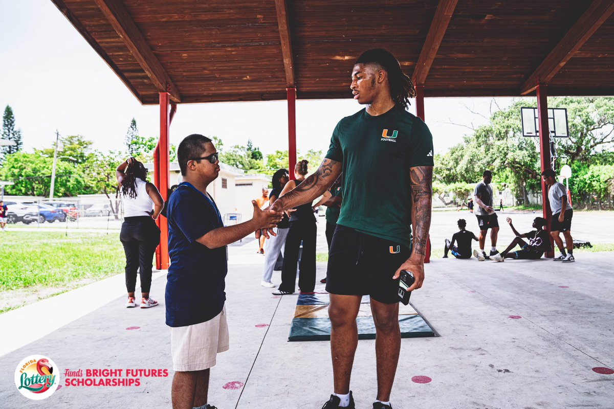 MiamiHurricanes's tweet image. Grateful for an incredible day at Tucker Elementary with @floridalottery! Our Canes football student-athletes spent the afternoon connecting with students, playing games, and sharing a conversation surrounding the power of education. Thanks to Florida Lottery’s Bright Futures…