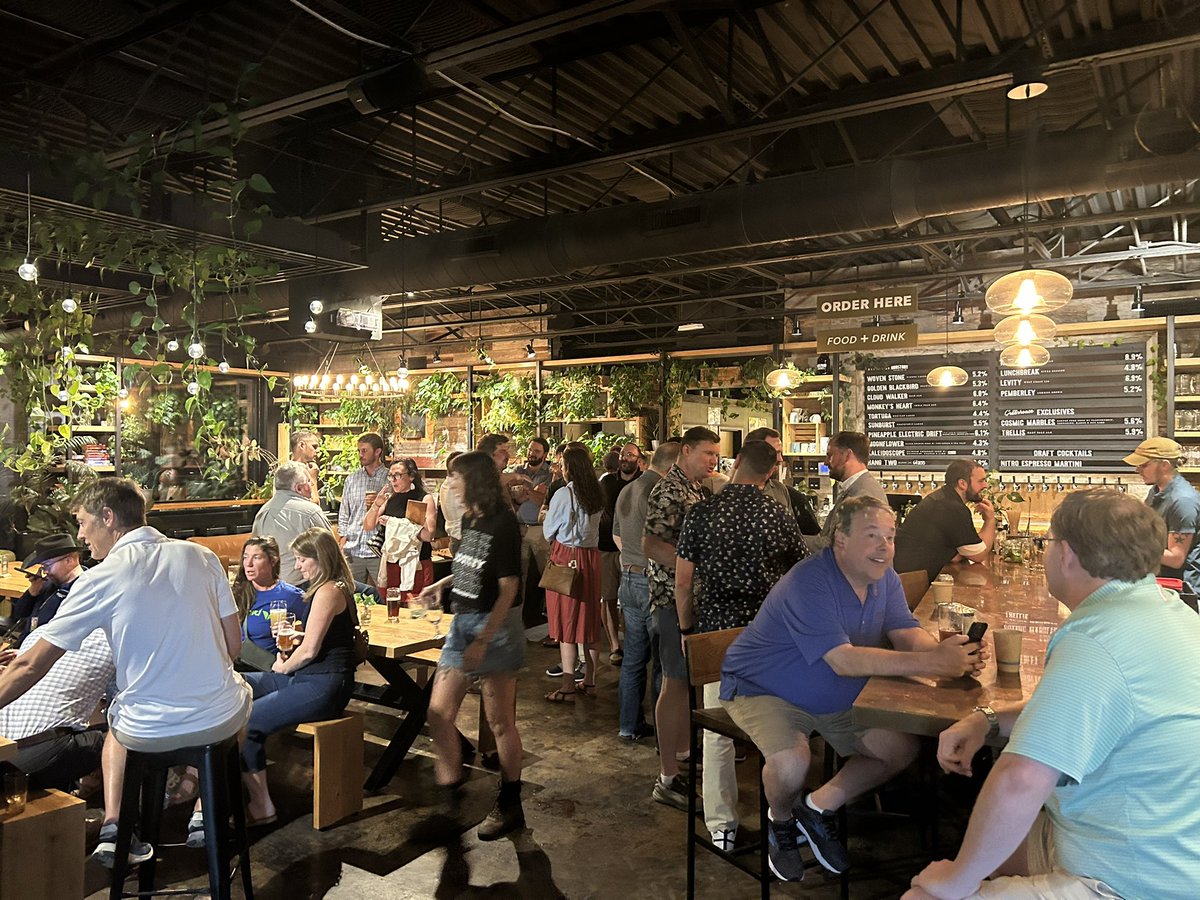 RTSCharlotte's tweet image. Alumni and friends gathering last night at The Greenhouse in Chattanooga. It was great to have faculty, staff, alumni, current students, and friends of the seminary all in one place!