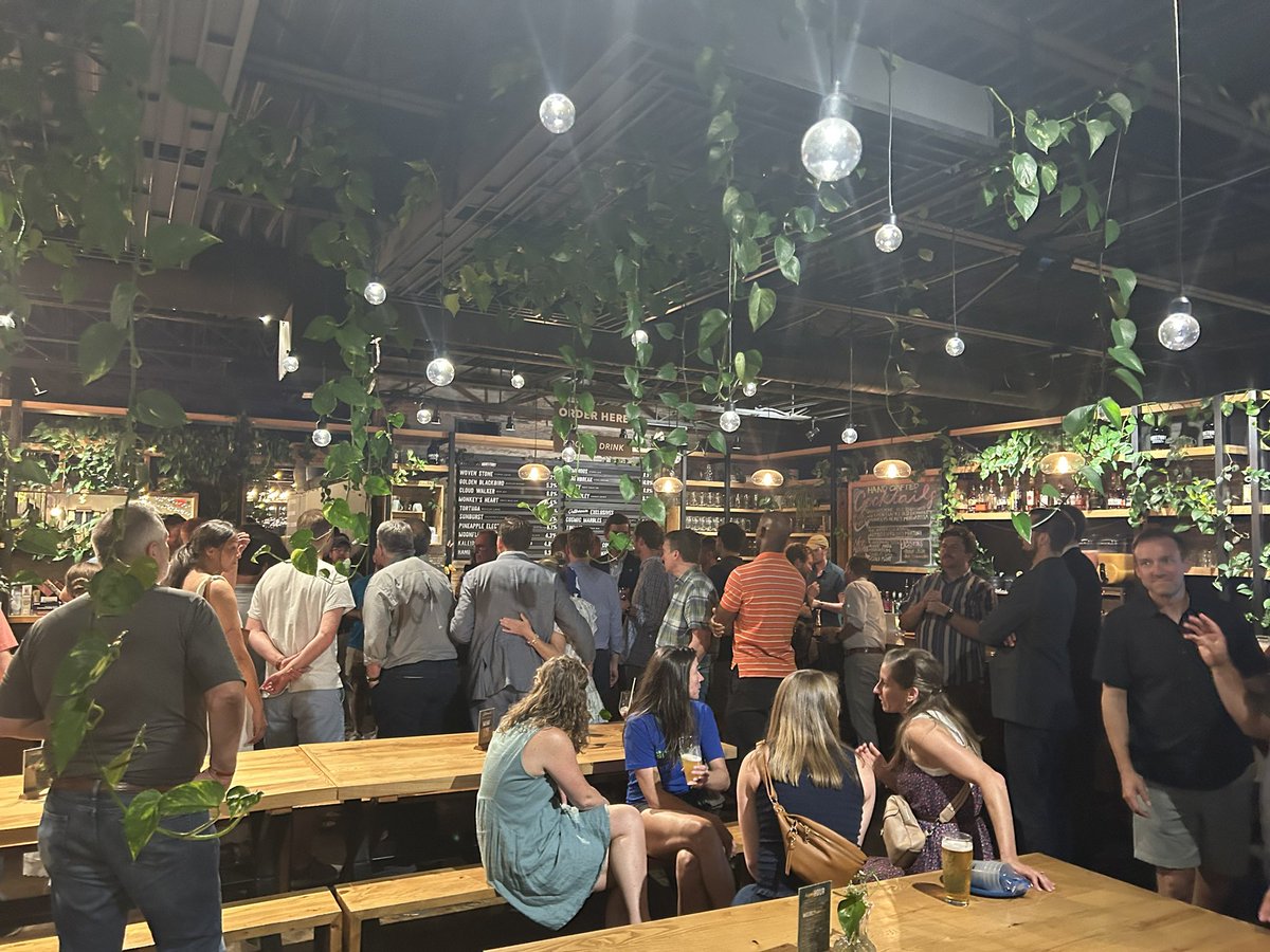 RTSCharlotte's tweet image. Alumni and friends gathering last night at The Greenhouse in Chattanooga. It was great to have faculty, staff, alumni, current students, and friends of the seminary all in one place!