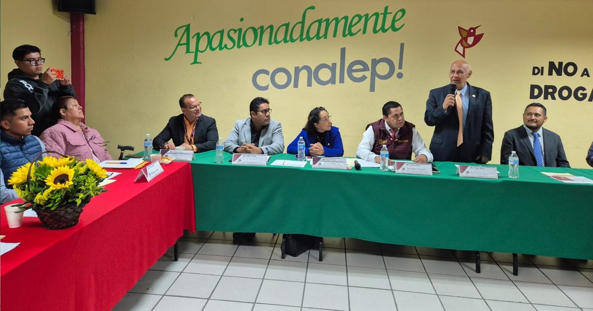 ConalepIxtapal's tweet photo. El día de hoy fuimos sede de la Segunda Sesión Ordinaria del Comité Regional de Vinculación en la Zona Oriente. Tratando temas relevantes en beneficio de nuestr@s chicos y chicas #ApasionadamenteCONALEP #ElPoderDeServir @rrocio @conalep_edomex https://t.co/EJHaqQ3XrP