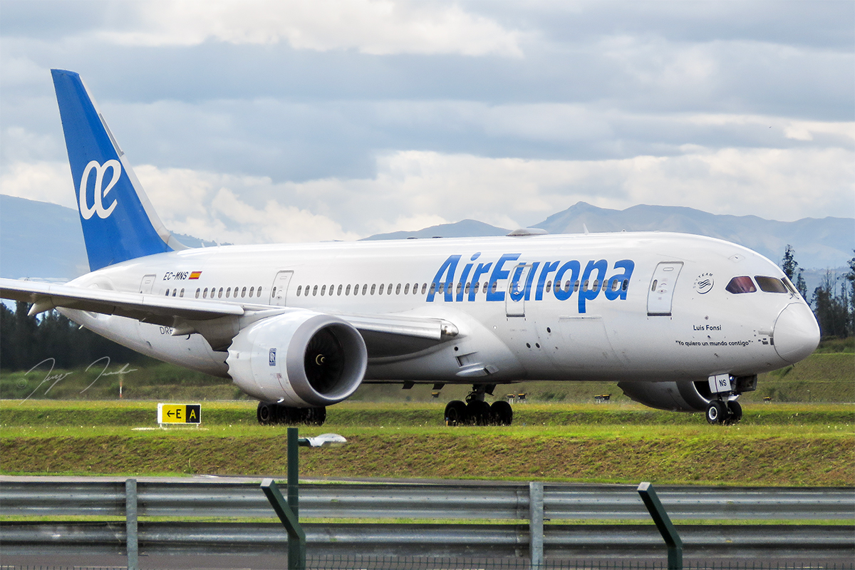 El día de hoy, la aerolínea <a href="/AirEuropa/">Air Europa</a> inauguró la ruta directa entre el <a href="/AeropuertoUIO/">Aeropuerto Internacional de Quito</a> y #Madrid-Barajas 🇪🇨✈️🇪🇸 Dejando así la triangulación con #Guayaquil que desde el próximo 28 de Junio contará también con vuelo directo a MAD.

Operarán los días Martes, Jueves y Viernes.