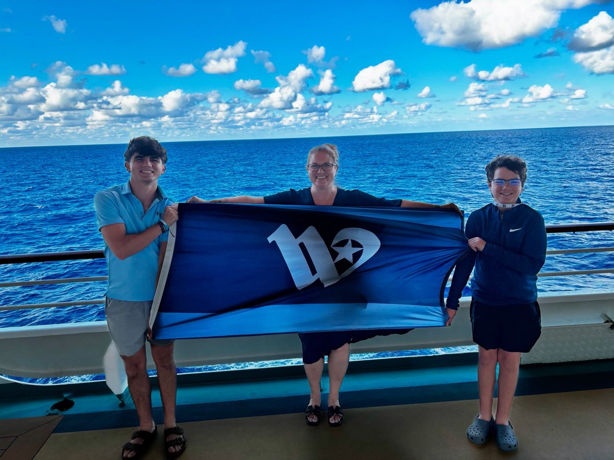 WacoLibrary's tweet image. Did you know you can check out a Waco flag from the library for your next vacay? 🏖️🌊
It even hit the high seas, cruisin’ to Cozumel with City of Waco HR Manager Lisa! 

#wacotx #waco #wacotexas