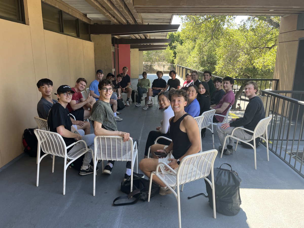cory's tweet image. Z Fellows taking over Stanford for the day to hear early
stories and lessons from the founder of YouTube (and play tennis)