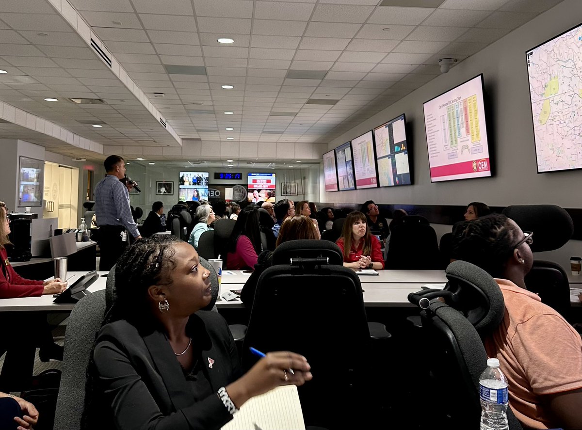 repmaryann's tweet image. Today, #TeamMaryAnn attended a briefing hosted by the Office of Emergency Management to discuss disaster preparedness and response. With hurricane season underway, staying informed and ready is more important than ever.
We’re grateful to our emergency management teams for the…