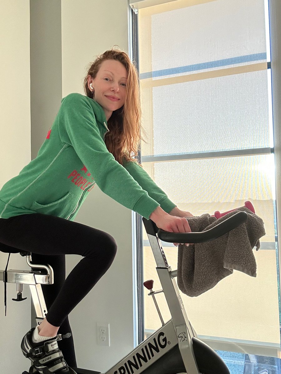 Love when I can start the day with a sunrise workout… ☀️💪 How’d you start your day today?