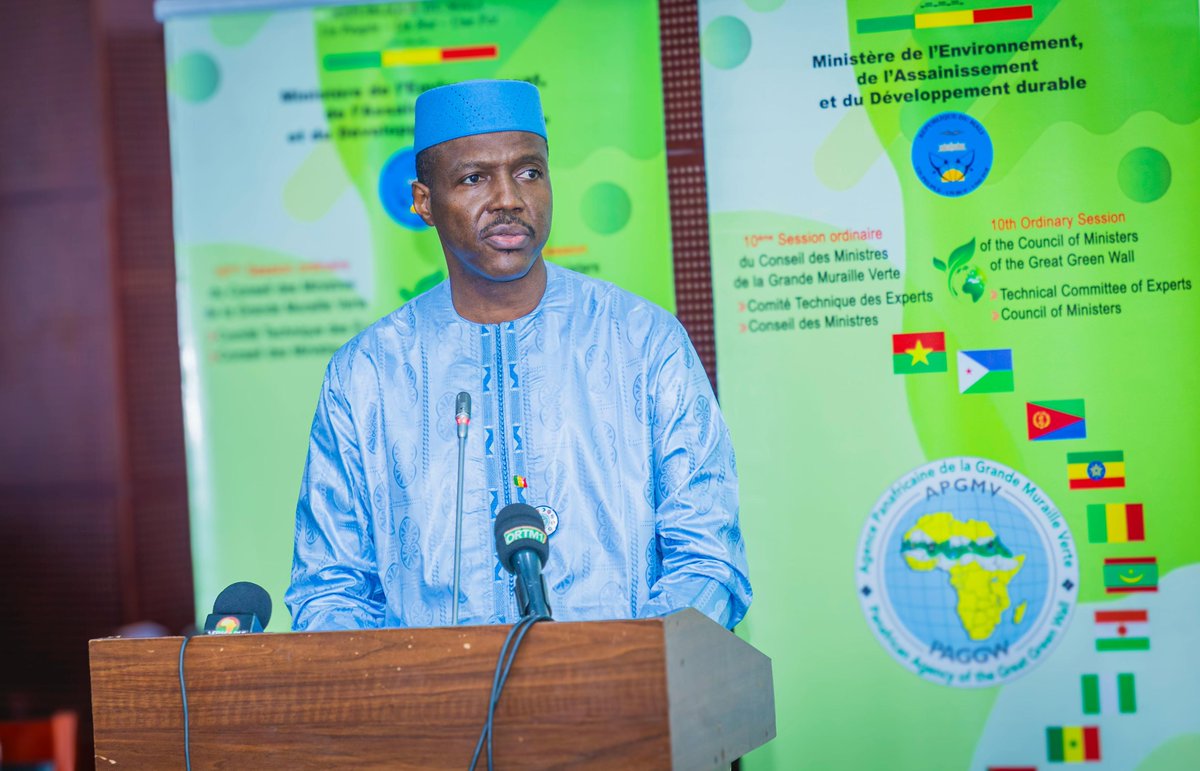 PNUDMALI's tweet image. Ce 25 juin 2025, M. @maleye_diop, Représentant résident du PNUD Mali, a délivré un message de soutien au nom des PTFs à l’ouverture de la 10e session du Conseil des ministres de la Grande Muraille Verte, présidée par le Premier Ministre du Mali.