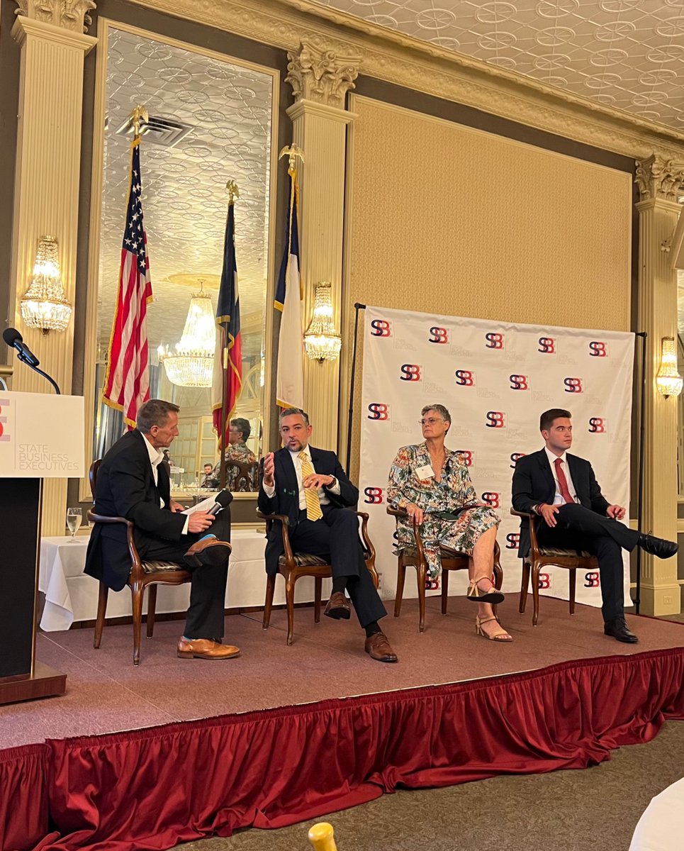 CesarJBlanco's tweet photo. Business leaders across Texas know the truth: immigrants are vital to our communities and power our economy. From stocking our shelves to caring for our families, they fill essential workforce gaps in Texas and nationwide.

Thank you to @StateBusinessExecs for hosting today’s immigration and workforce panel with Senator @SarahEckhardtTX and Diputado @JesusElizondoS of Nuevo León, and moderators by CEO, @jwasden, to discuss why smart immigration policy is also smart economic policy. I appreciate the opportunity to share why this matters so deeply to our state! #txlege
