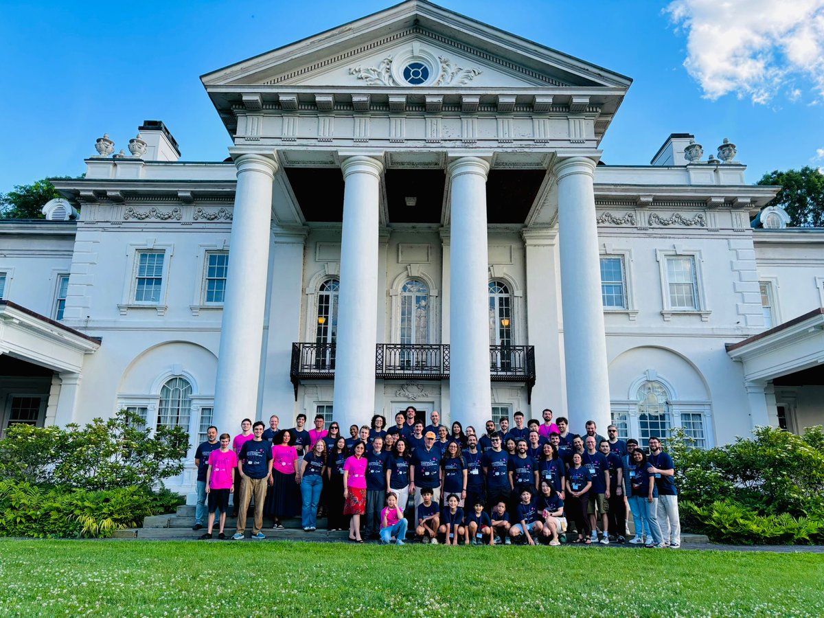LevyEcon's tweet image. 🧵1/
The 2025 Levy Institute Summer Seminar brought together early-career scholars from around the world for a week of theory, method, and applied policy grounded in post-Keynesian economics and Modern Money Theory (MMT). Here's a look at what made this week so special.