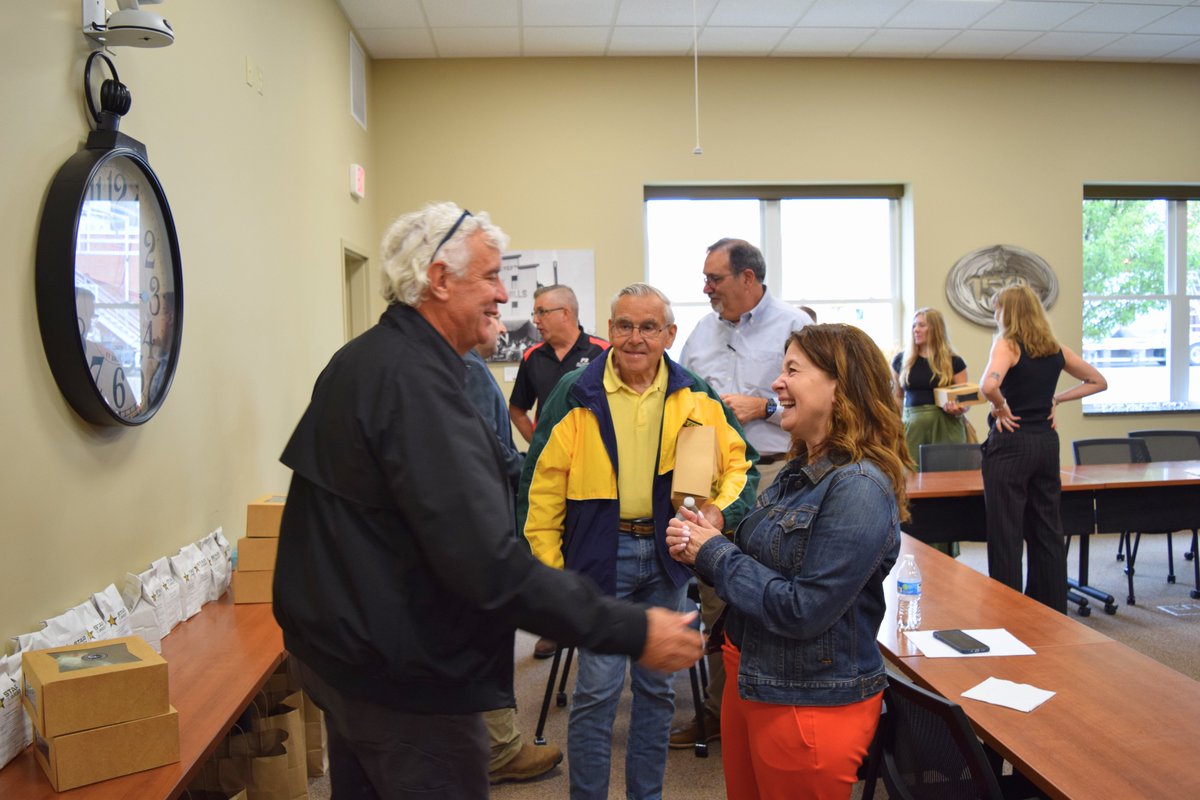 repkmr's tweet image. I sat down with farmers and agri-business leaders in Frankenmuth to discuss the status of the Farm Bill and my work with @HouseAgDems to support local farmers.
Thank you to Star of the West for hosting and giving us a tour of the facility!