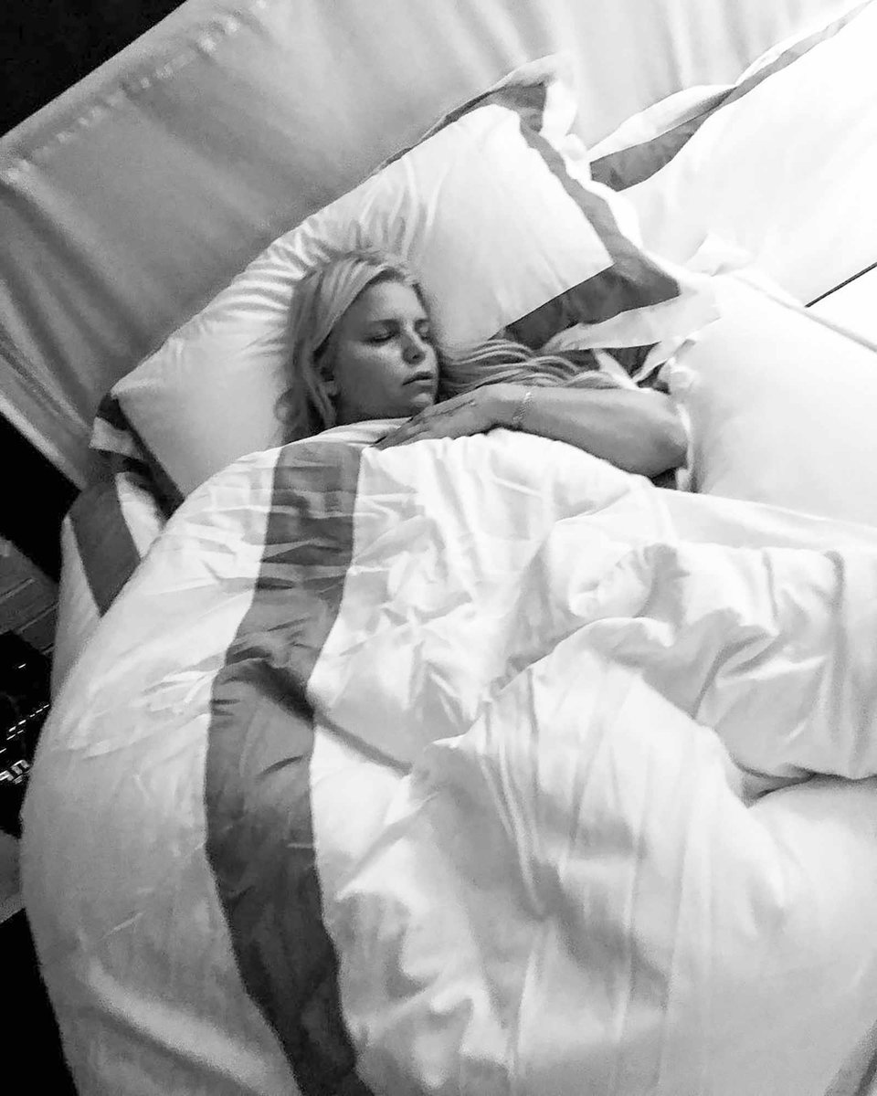 In bed awaiting the sexy hubby <a href="/JayStephen_252/">Jαу🏄🏻</a>  joining Moi! 

Na night you fucking sexy lot! Mwah 💋