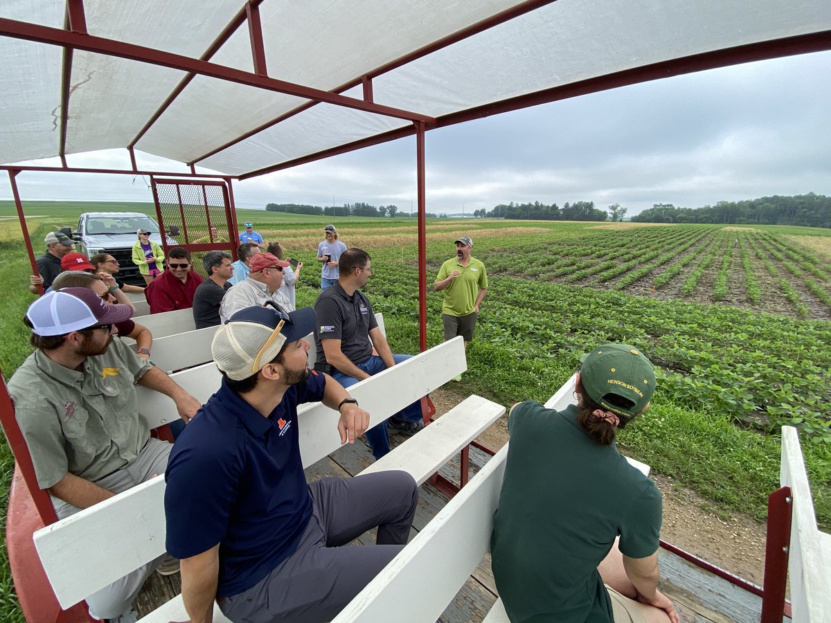 Eabfranc's tweet image. Had a great and informative visit to UW-Madison experimental station today with this amazing group @SoybeanScience1. Kudos to @badgerbean and his crew for hosting us. Learned cool things!!!