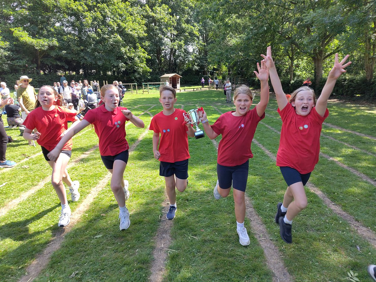 WhitegateOak tweet media