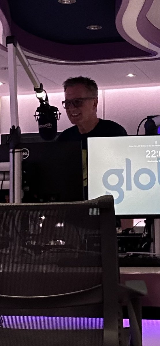 Good Evening. I hope you are able to join me for The Late Show ⁦<a href="/SmoothRadio/">Smooth Radio</a>⁩ 🎧