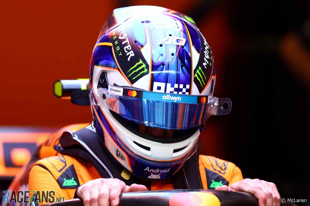 F1HLM's tweet image. Helmet design of Alex Dunne for his FP1 debut with McLaren

#dunne #alexdunne #mclarenf1 #f1 #formula1 #motorsport #AustrianGP