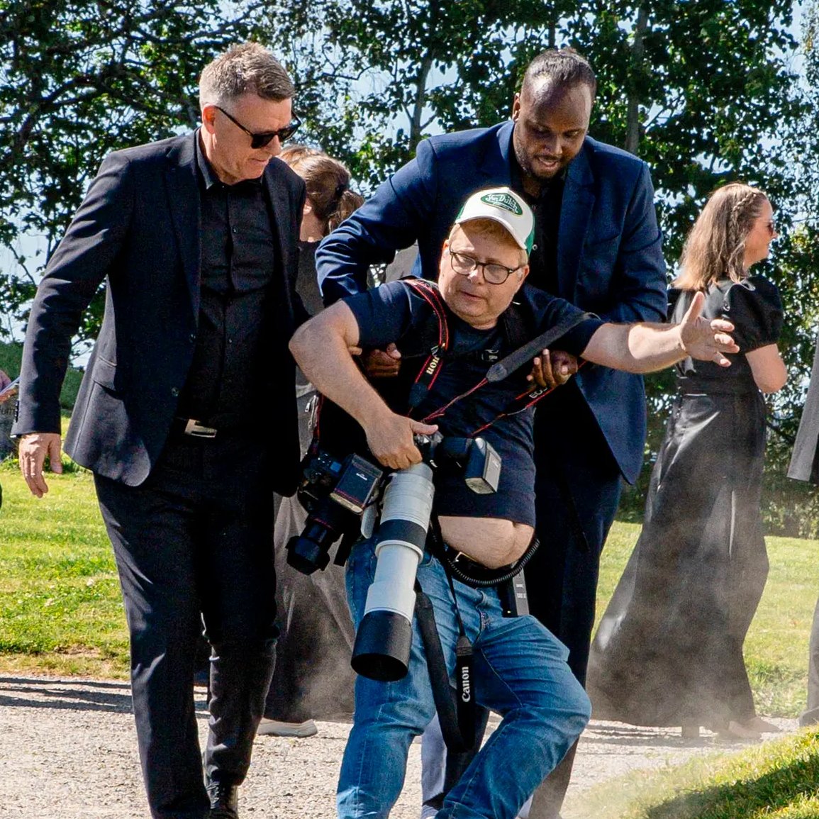 KLabann's tweet image. Noen som vet om Furuheim fikk seg noen flere Arsenal-autografer i helga?