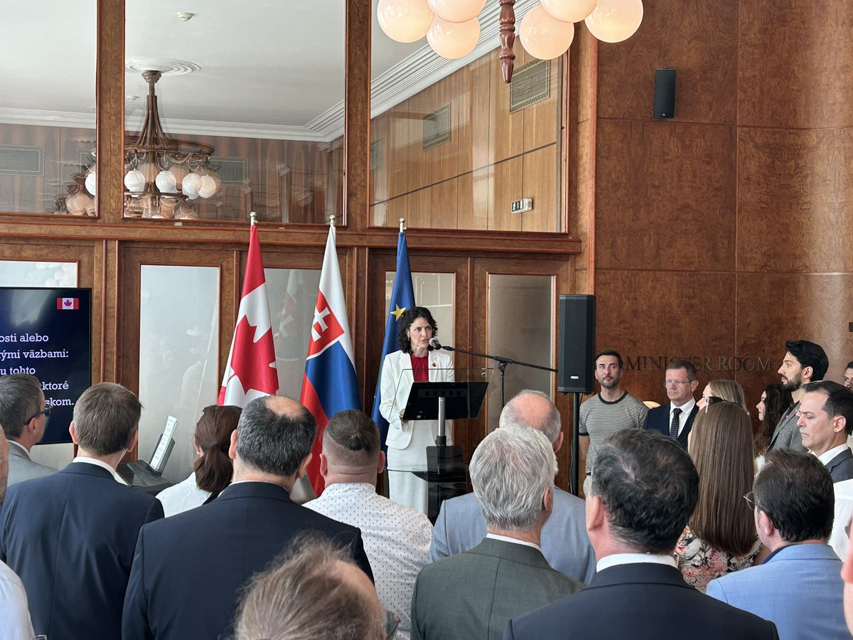IBrockova's tweet photo. Celebrating #Canada Day 🇨🇦together today in #Bratislava 🇸🇰. We are allies, partners flourishing our friendship. Thank you, @KarenMollica for having you here 🤩
#StrongerTogether 🇨🇦🇸🇰🇪🇺
#EffectiveMultilateralism 🌎
#CETA https://t.co/U5uePIizsD