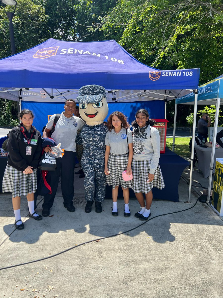 aeronavalpanama's tweet photo. Seguimos llevando prevención, alegría y valores a través de la Dirección Nacional de Acción Integral.
Hoy estuvimos en la Feria Cultural y Familiar en la ciudad de las artes, donde presentamos al Payasito Navalito, el Mago Romel y la mascota Lady Atta. #fuerzaeronaval #DINAI https://t.co/GZbCilUSb4