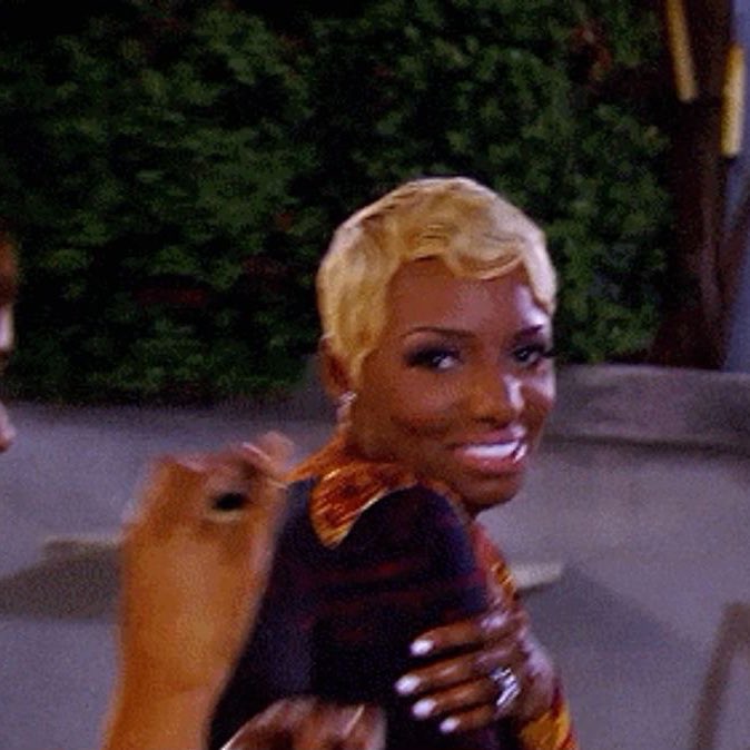 those stans seem new because of course bombshells and casa people are only into certain people, it’s called a preference because they have to watch the episodes before joining. what’s not clicking?