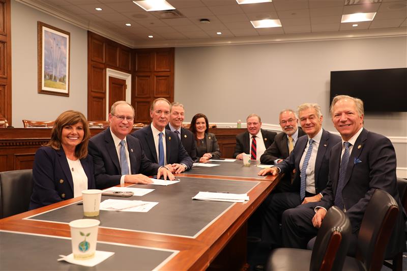GOPDoctors's tweet image. This week, the GOP Doctors' Caucus hosted @CMSGov Administrator @DrOzCMS to discuss the Trump administration's healthcare reform efforts and commitment to serving vulnerable Americans.
"The GOP Doctors' Caucus is encouraged by Administrator Oz's work to increase access to care…